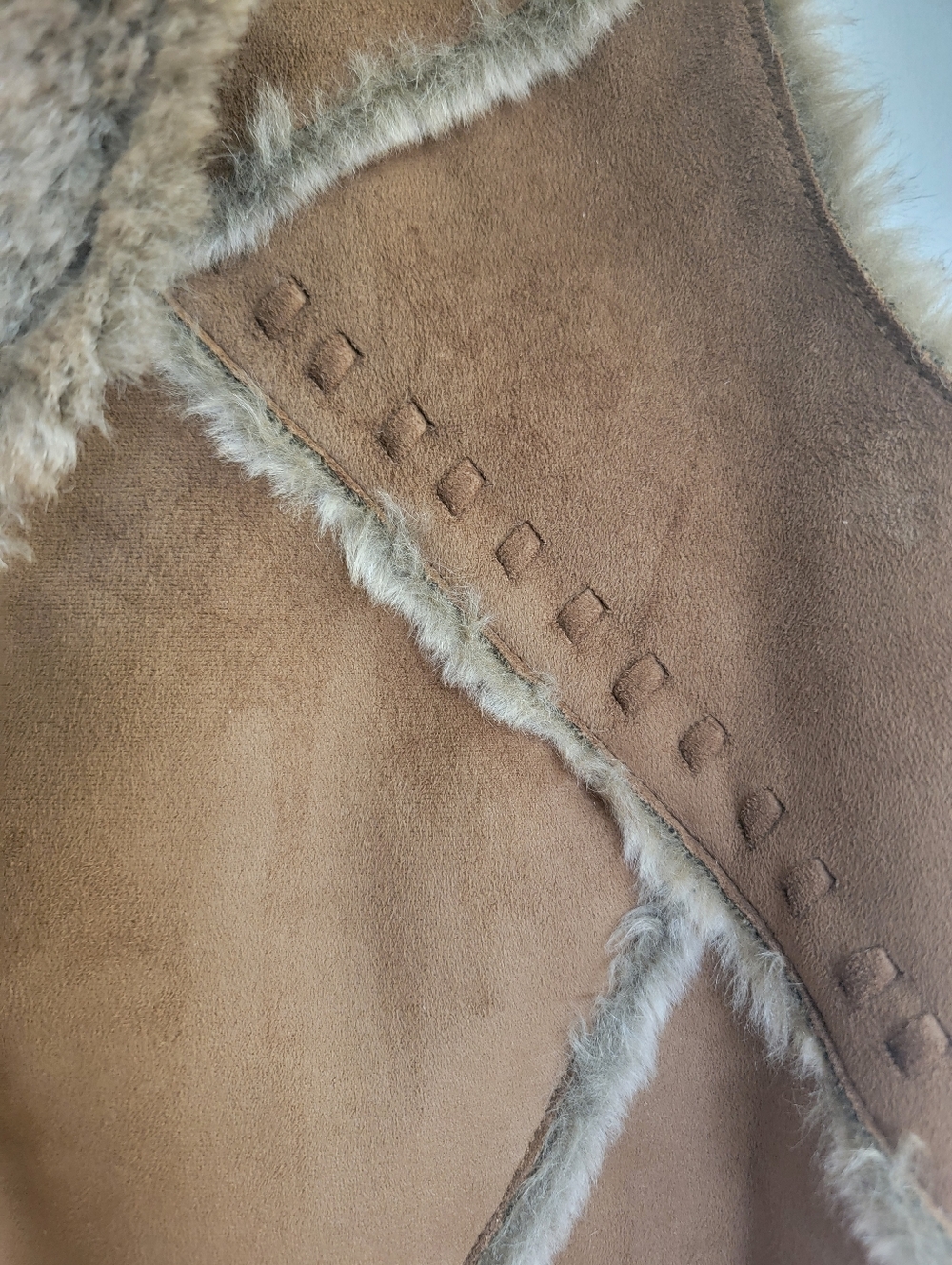 Faded Glory Faux Fur/Suede Vest in Camel - Picture 3 of 10